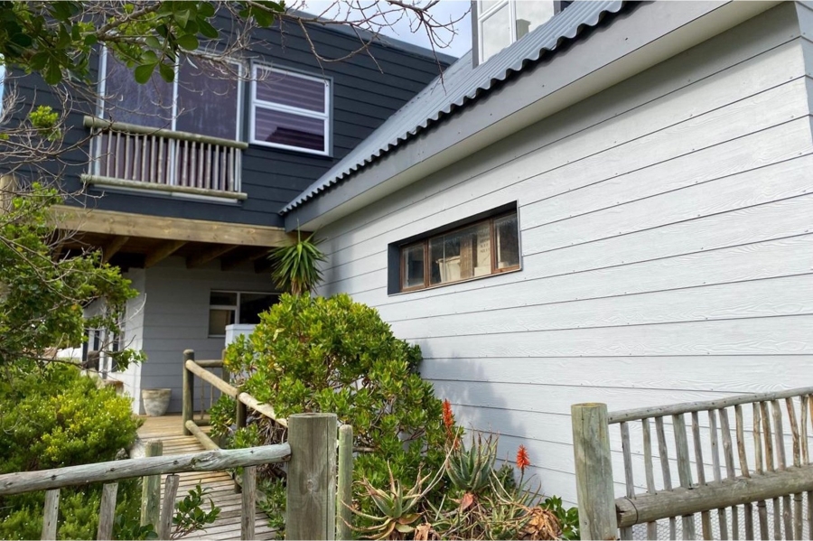 4 Bedroom Property for Sale in Pringle Bay Western Cape